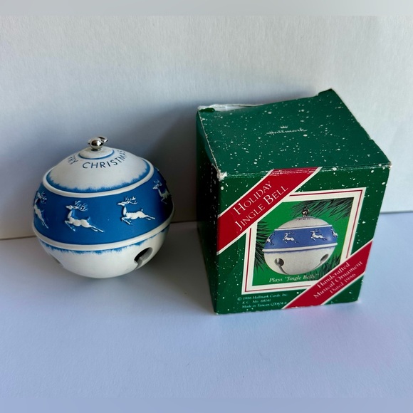 Hallmark Keepsake Musical Jingle Bell Ornament 1986 - Picture 4 of 7